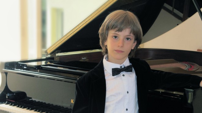 Виртуозная игра на фортепиано - Йоав Леванон, 6 лет