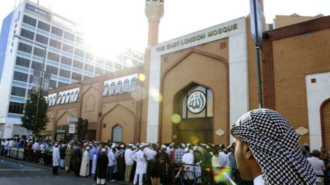 В Британии открыто 423 мечети и закрыто 500 церквей