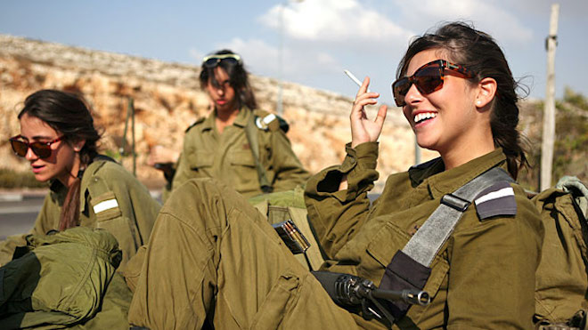 Израильская армия объявляет войну курению