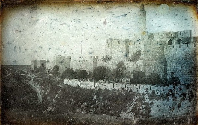 Первые фотографии Иерусалима, сделанные 175 лет назад Пранже, ворота, время, только, столетия, находится, древних, ценность, находящейся, кладовке, минувшего, имении, обнародованы, дагерротипных, восемьдесят, спустя, двадцатые, внесен, снимки, Удивительно