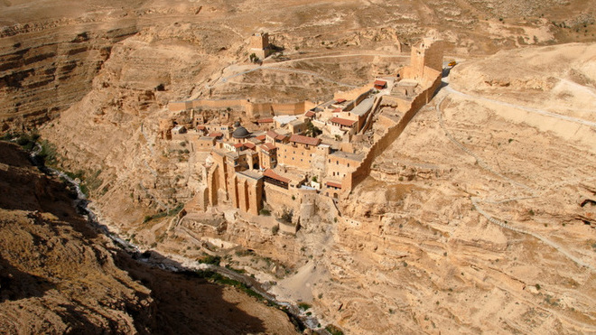 Огромный и красивейший город-монастырь Мар-Саба