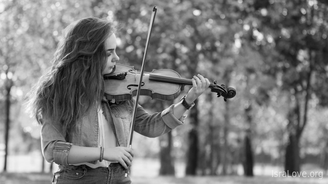 Поучительно! Почему еврейских детей учат играть на скрипке