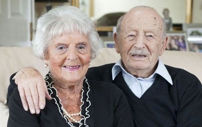 87 лет! Еврейская пара из Англии поставила абсолютный рекорд совместной жизни