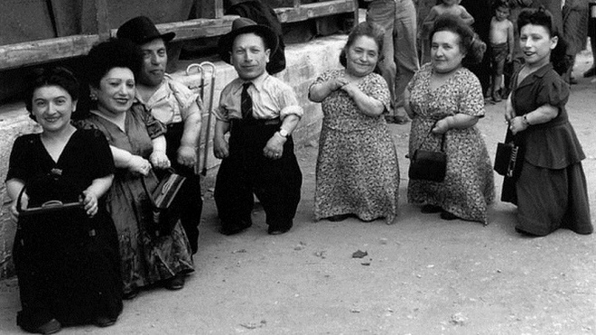 Как семья карликов выжила в Освенциме