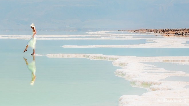Соли Мертвого моря - чем полезны и как их применять
