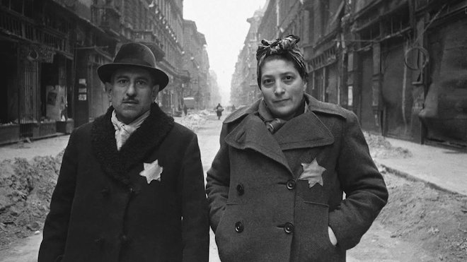 Какие вещи запрещали евреям в Германии, когда пришли нацисты?