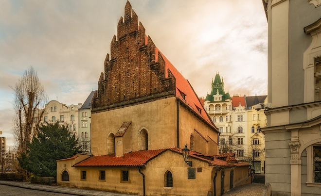 Староновая синагога в Праге - самая старая действующая синагога в Европе