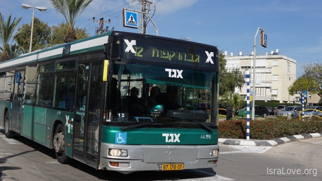 Водители автобусов в Израиле требуют отменить плату за проезд у пенсионеров